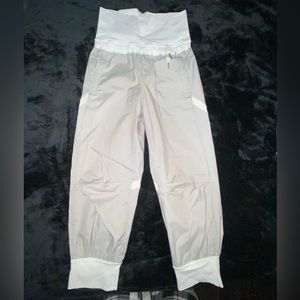 Cropped lululemon athletic pants